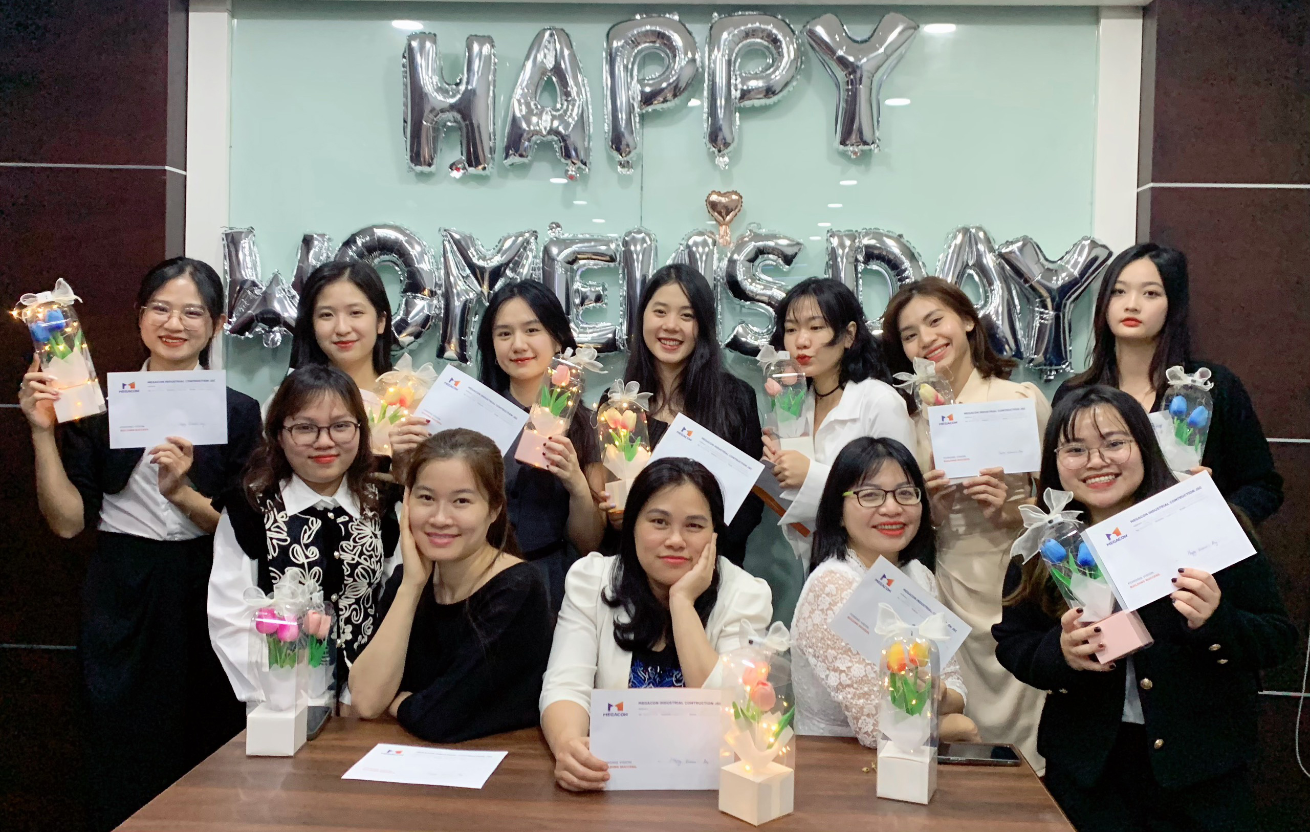 8/3 - NGÀY ĐẶC BIỆT CỦA MEGAGIRLS 