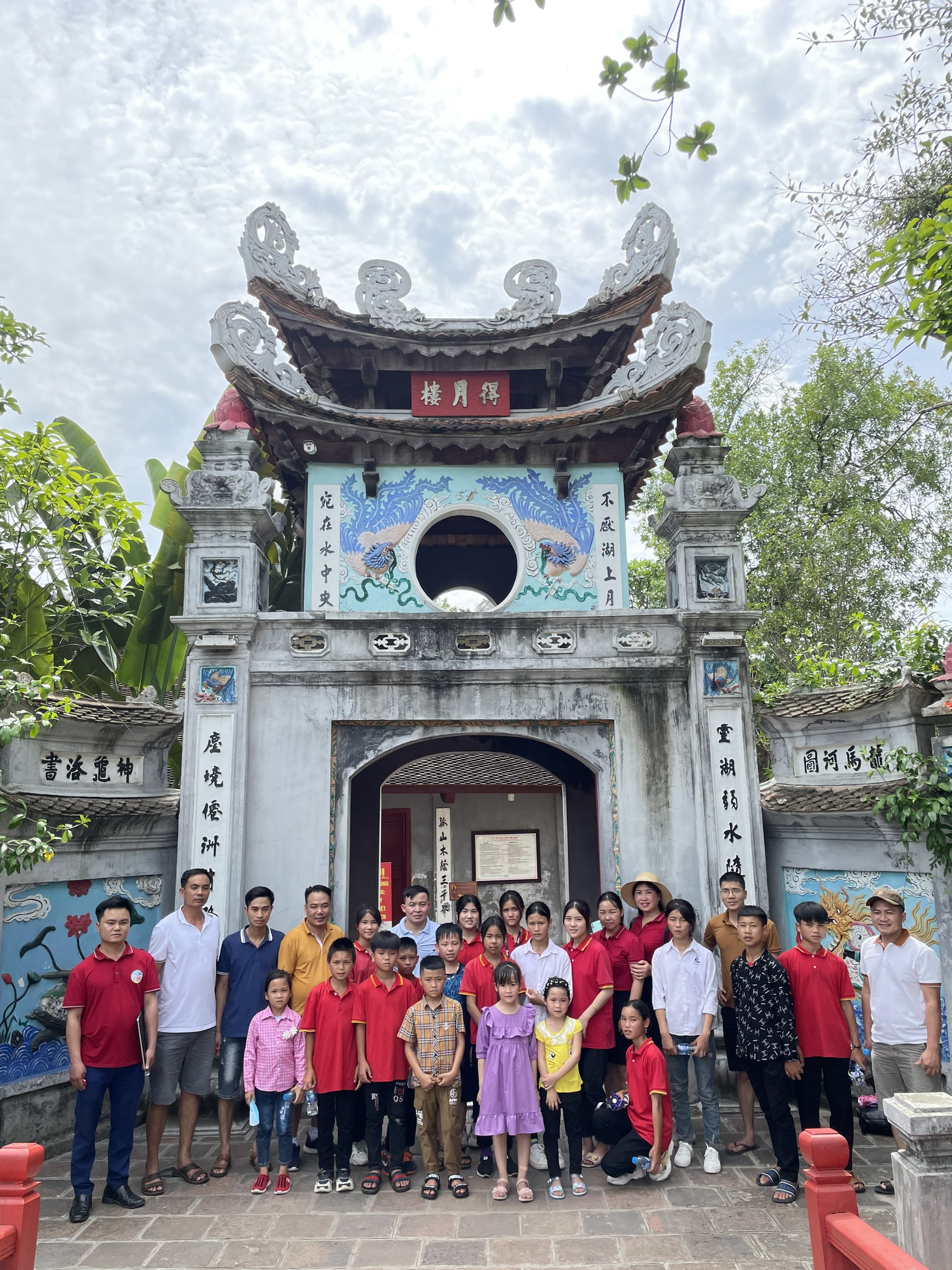 MEGACON đồng hành tài trợ chuyến đi thiện nguyện “Học sinh Nậm Khánh về thủ đô - báo công Bác Hồ”