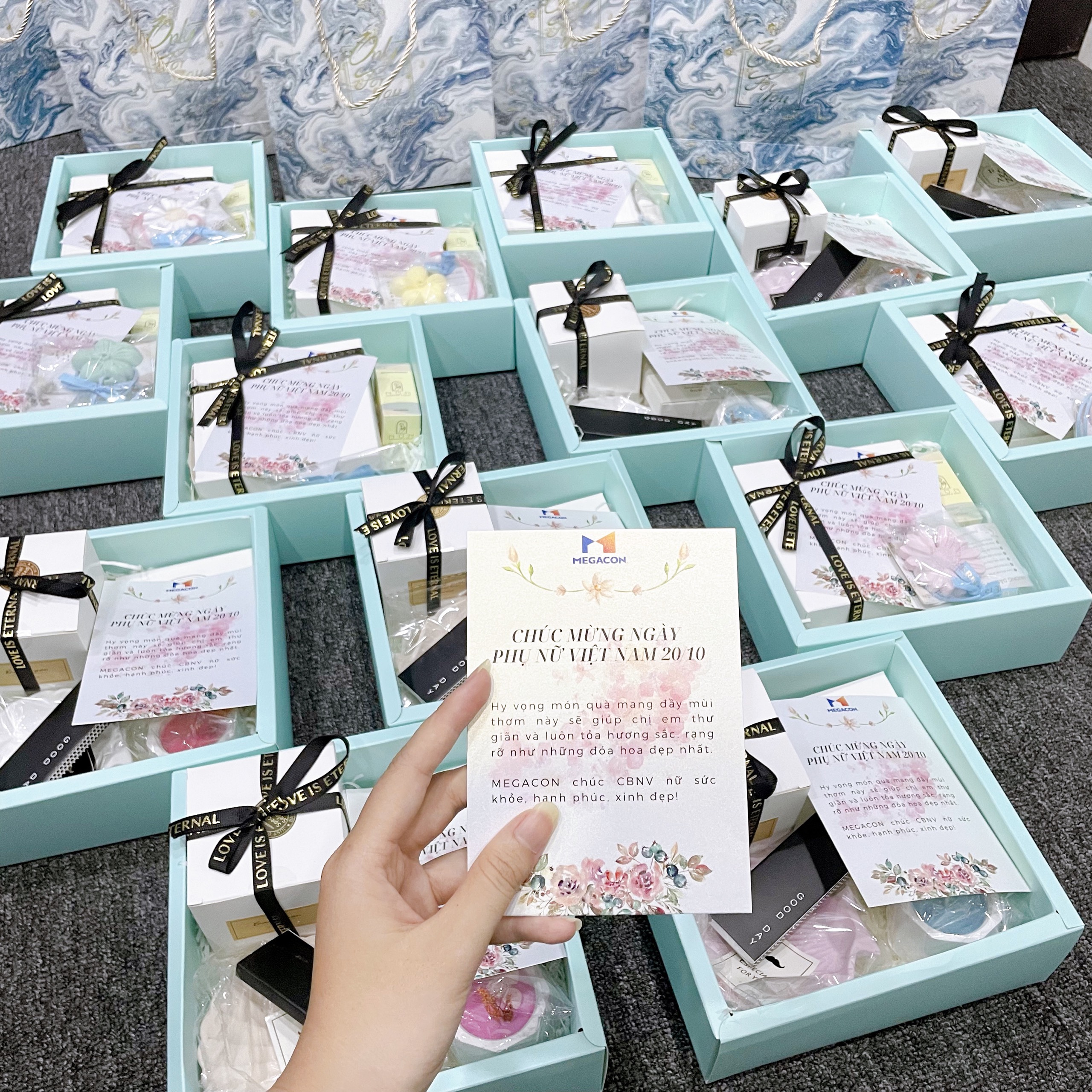 MEGACON CHÚC MỪNG NGÀY PHỤ NỮ VIỆT NAM 20/10