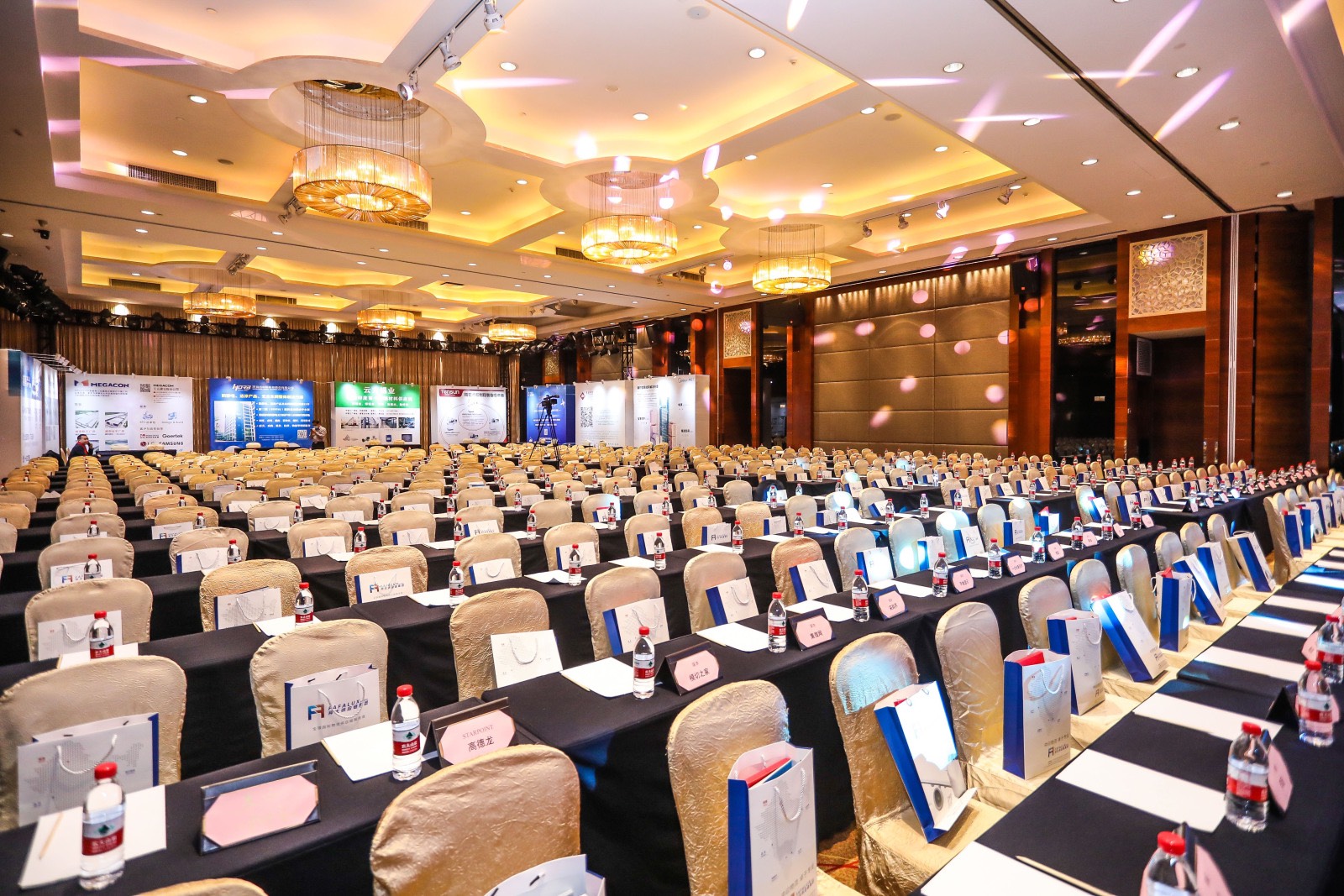 MEGACON hân hạnh là nhà tài trợ của Lễ trao thưởng và Hội nghị thường niên ngành Công nghiệp Điện tử Trung-Ấn-Việt 2021